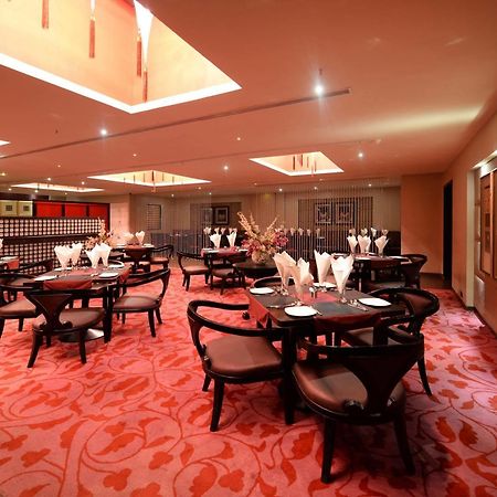 The Kay Hotel Vijayawāda Extérieur photo