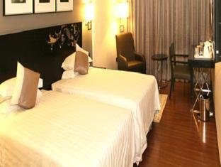 The Kay Hotel Vijayawāda Extérieur photo